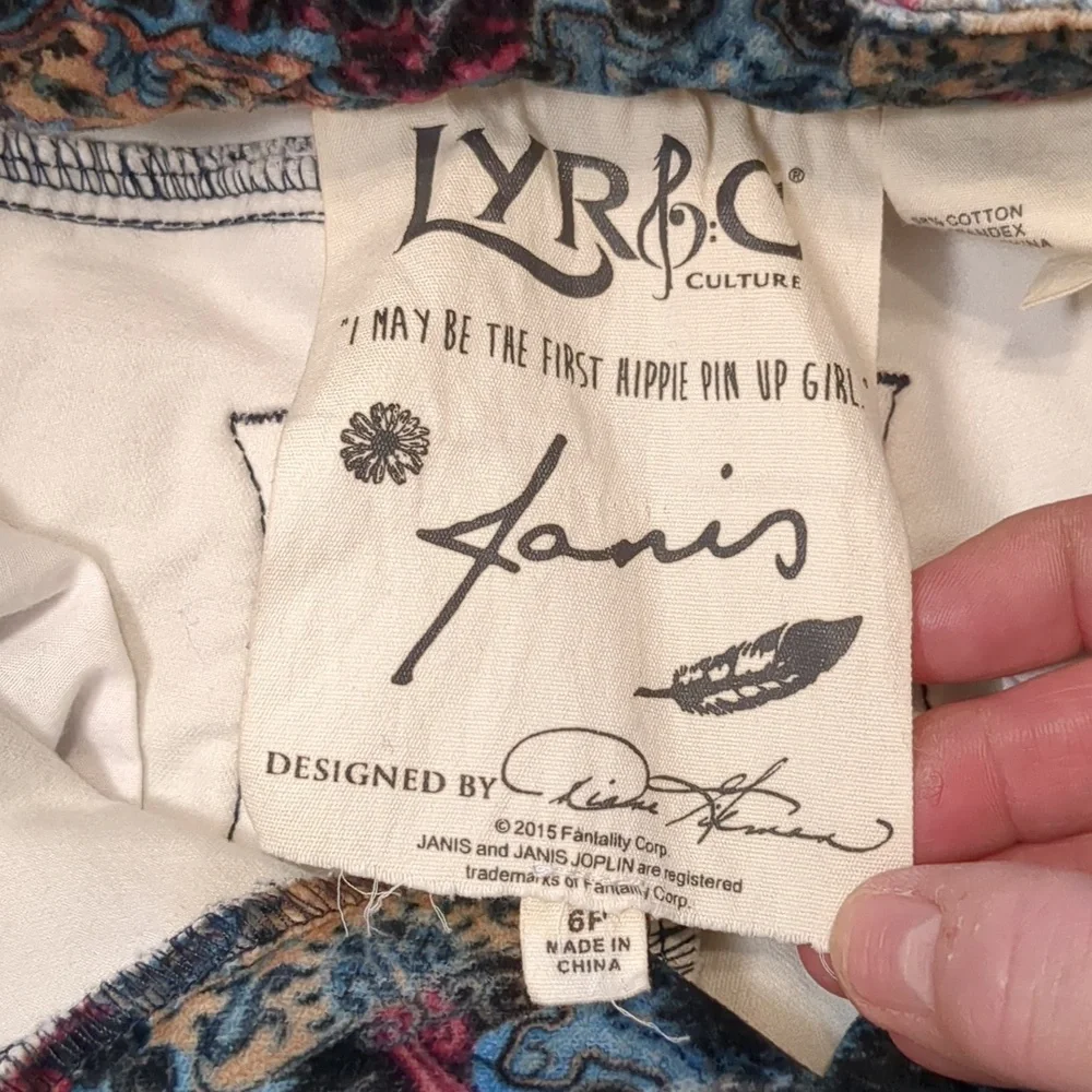 Lyric Culture, 8P - Picture 3 of 10